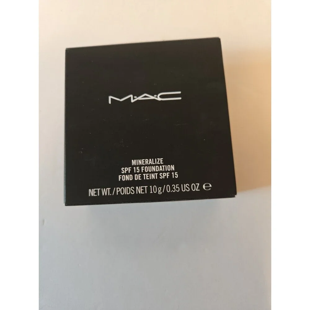 MAC Mineralize Foundation SPF 15 Compact NC30 NC 30, New in Box
